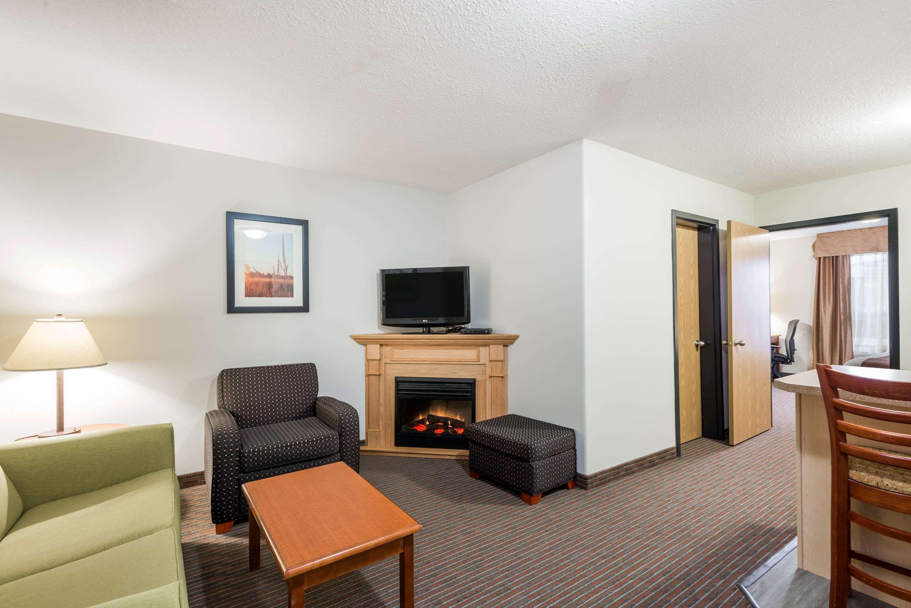 Super 8 By Wyndham Grande Prairie Hotel Buitenkant foto