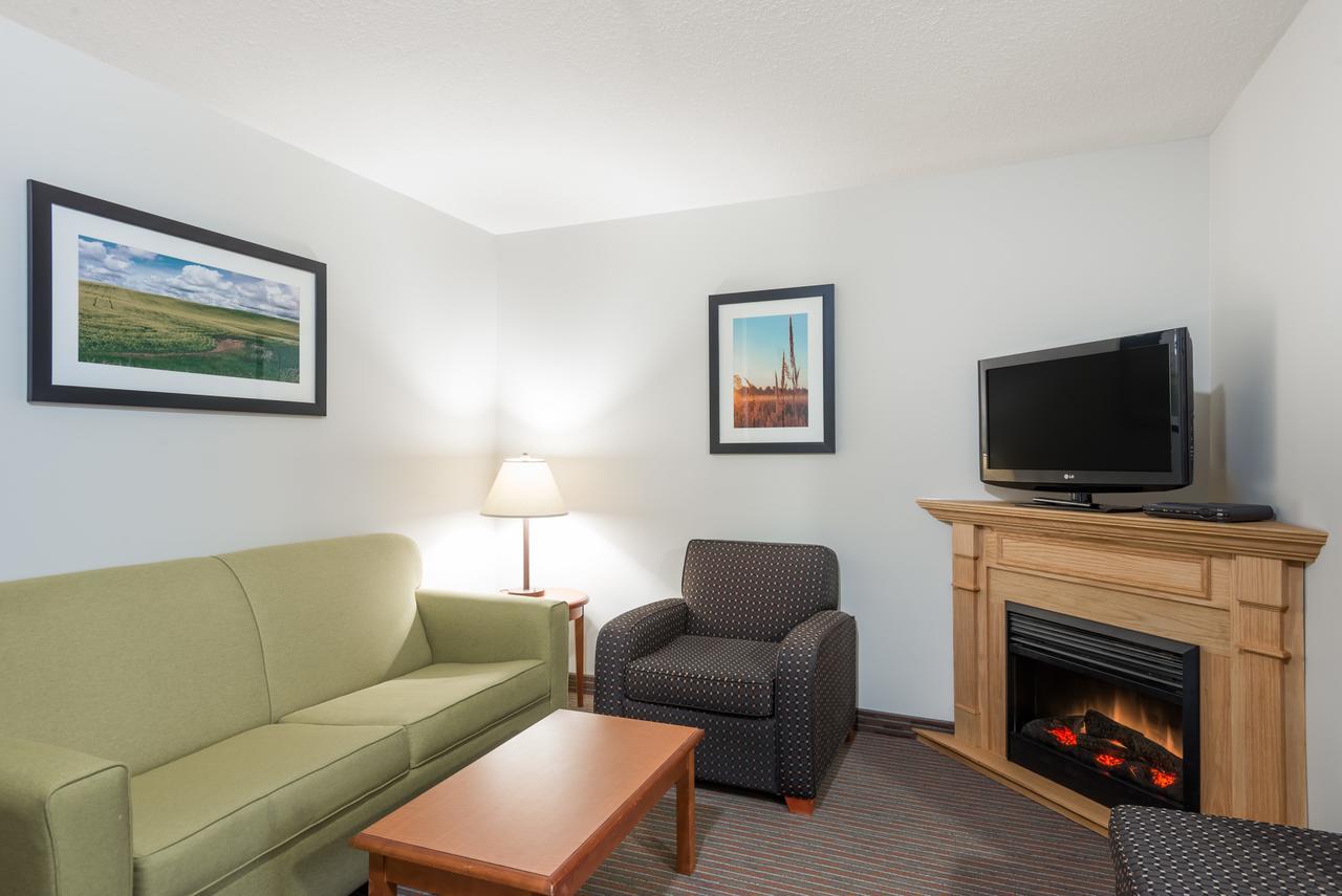 Super 8 By Wyndham Grande Prairie Hotel Buitenkant foto